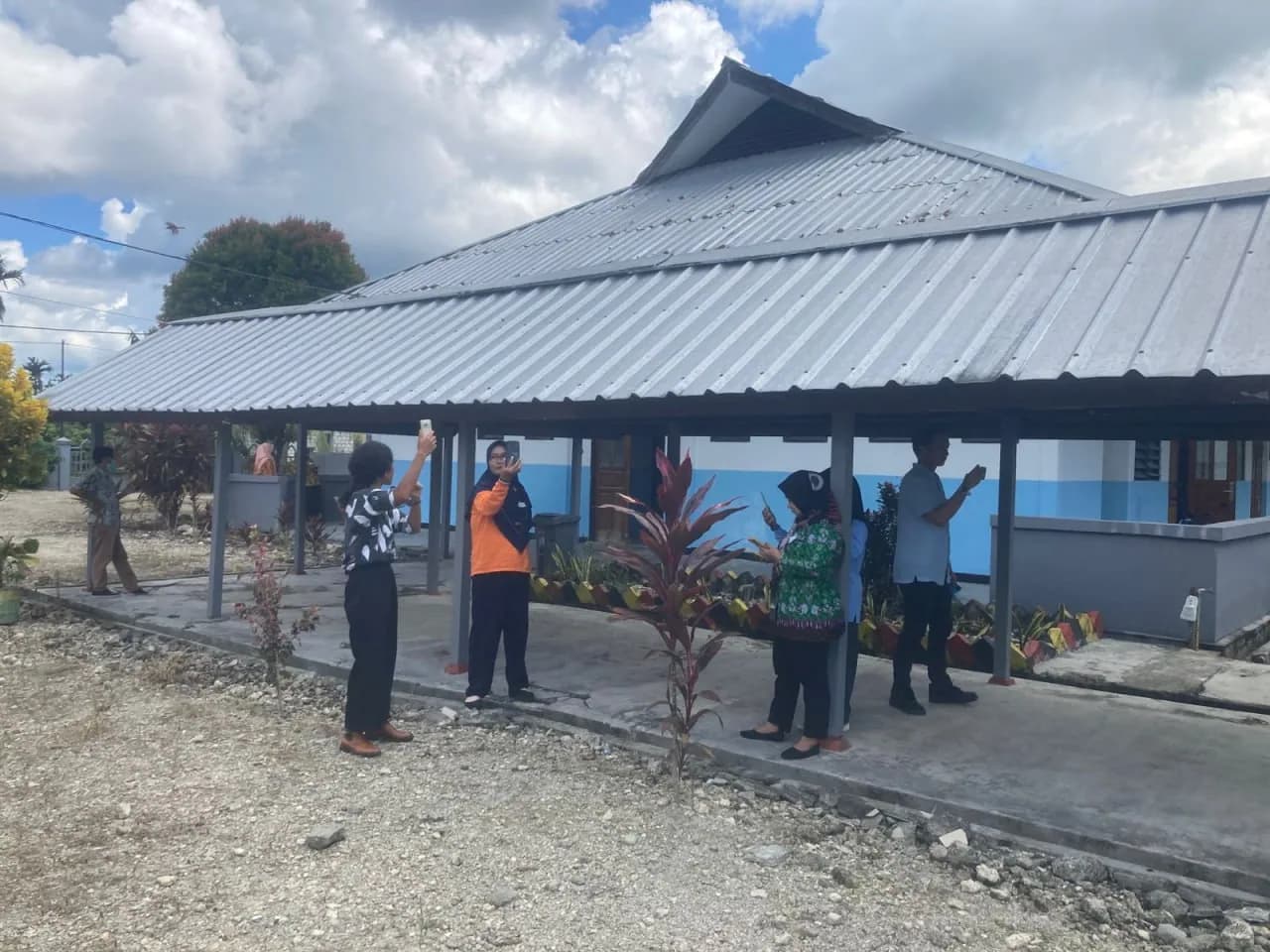 Health Workers in Papua Using KaderKita